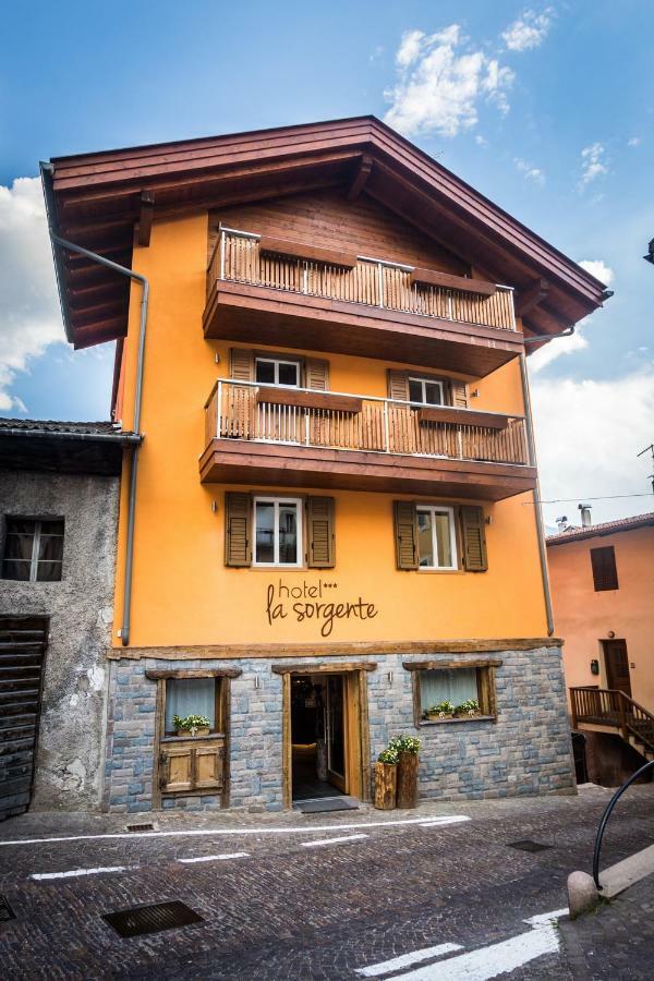 Hotel La Sorgente Tesero Exteriör bild